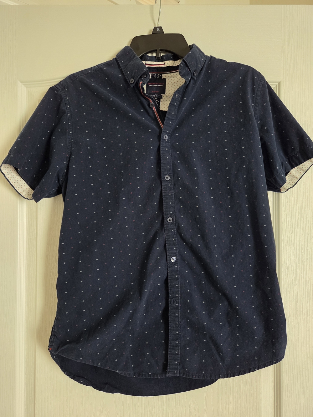 Denim & Flower Navy Short-Sleeve Button-Down with Subtle Dot Print